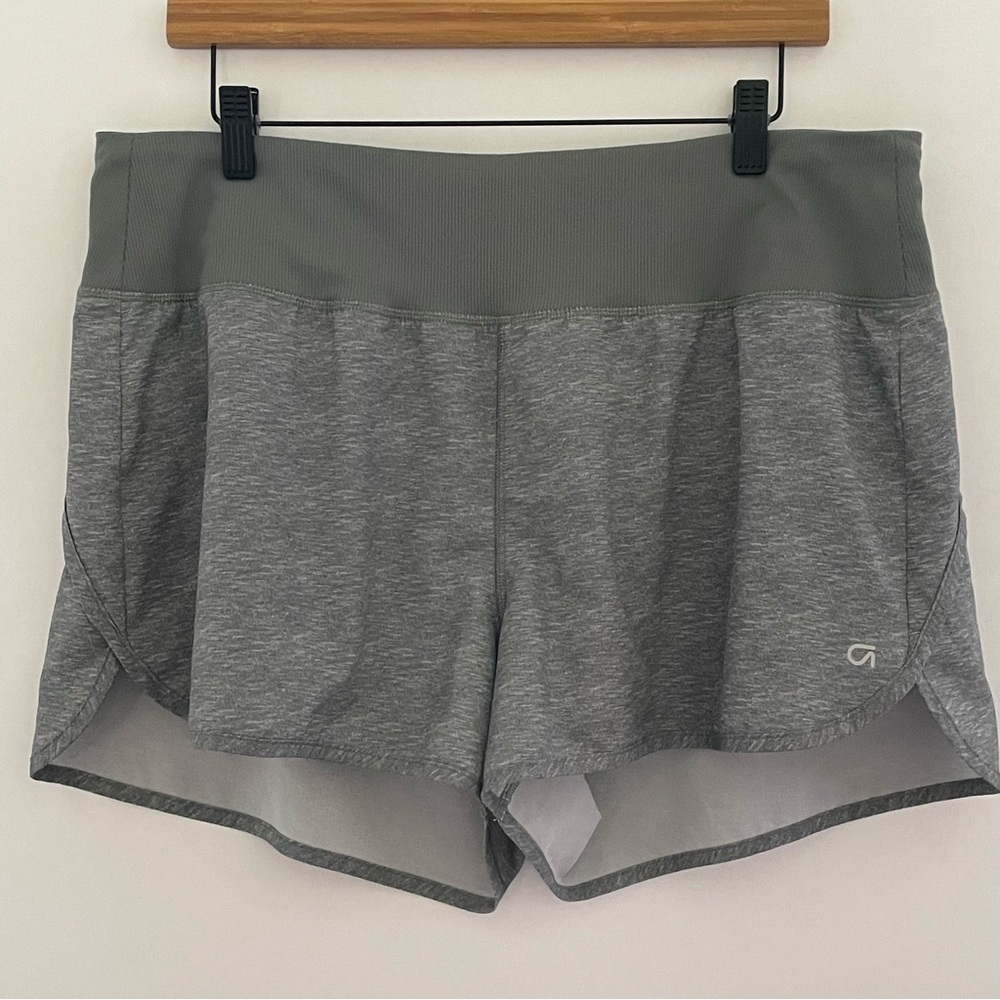 GapFit Women's Athletic Running Shorts Sage Green Size Large